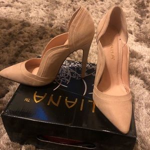 Nude Pumps